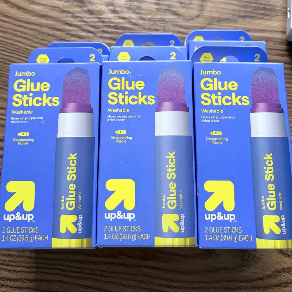 Lot of 6 Up & Up Jumbo Glue Sticks 2per box
Purple dries Clear NEW